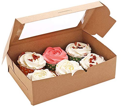 In hộp giấy đựng bánh có kích thước phù hợp sẽ giúp bánh của bạn giữ được chất lượng và hình dáng trong suốt quá trình vận chuyển.